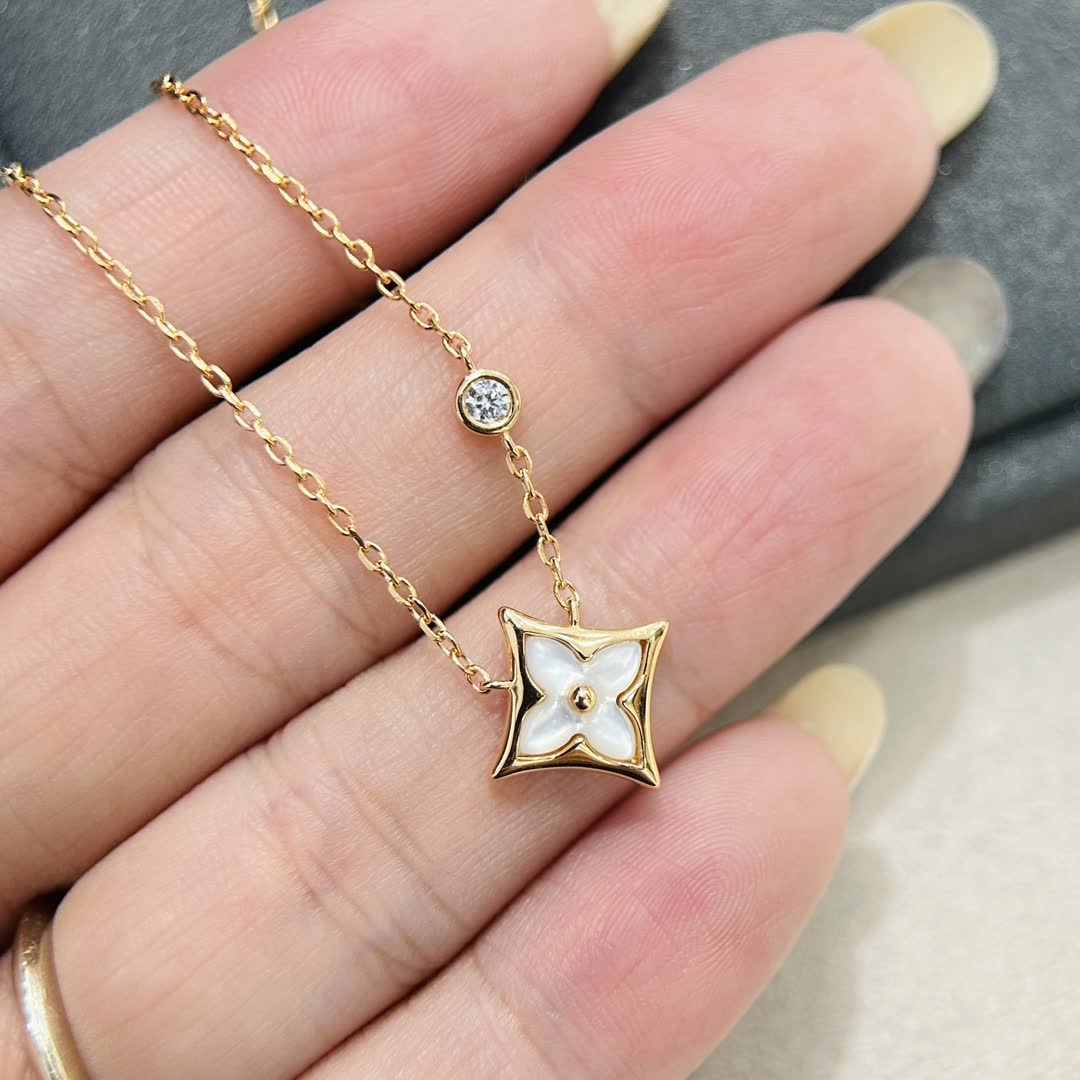 Louis Vuitton Gold Star Necklace with Diamond and Pearl